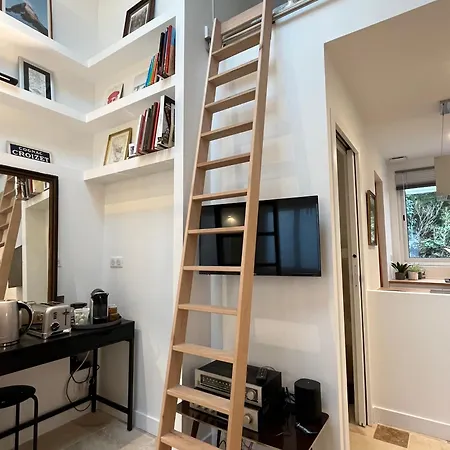 Loft Avec Terrasse Et Jardin * アングレーム